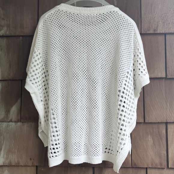 One Grey Day Los Angeles Revolve Crochet Off White Lace Poncho Vest Sweater - Picture 8 of 11